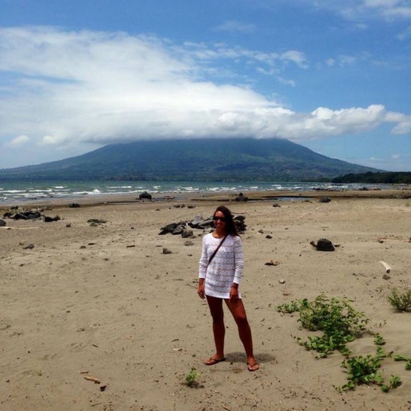 Meet your posher, Michelle! - Picture 3 of 8